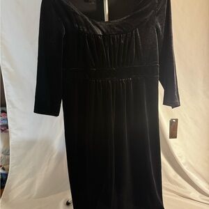 Chic Black Velvet Midi Dress